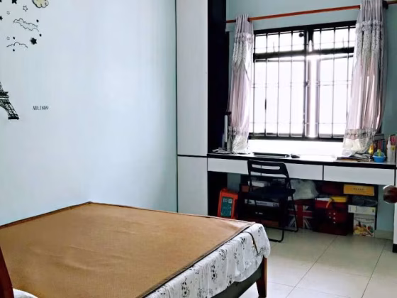 Room Rent • Jurong West • 667D Jurong West Street 65 • S$1200 • 4-Room (3 BR) • Common Room Photo