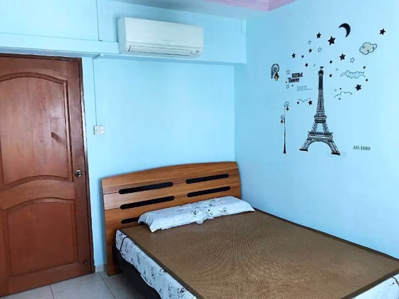 Room Rent • Jurong West • 667D Jurong West Street 65 • S$1200 • 4-Room (3 BR) • Common Room Photo