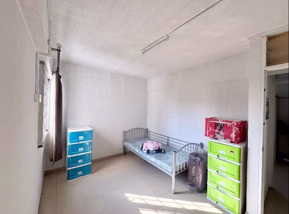Room Rent • Ang Mo Kio • 474 Ang Mo Kio Avenue 10 • S$1000 • 4-Room (3 BR) • Common Room Photo