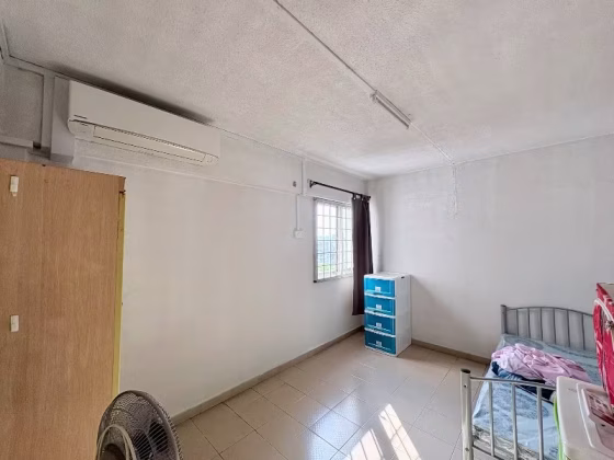Room Rent • Ang Mo Kio • 474 Ang Mo Kio Avenue 10 • S$1000 • 4-Room (3 BR) • Common Room Photo