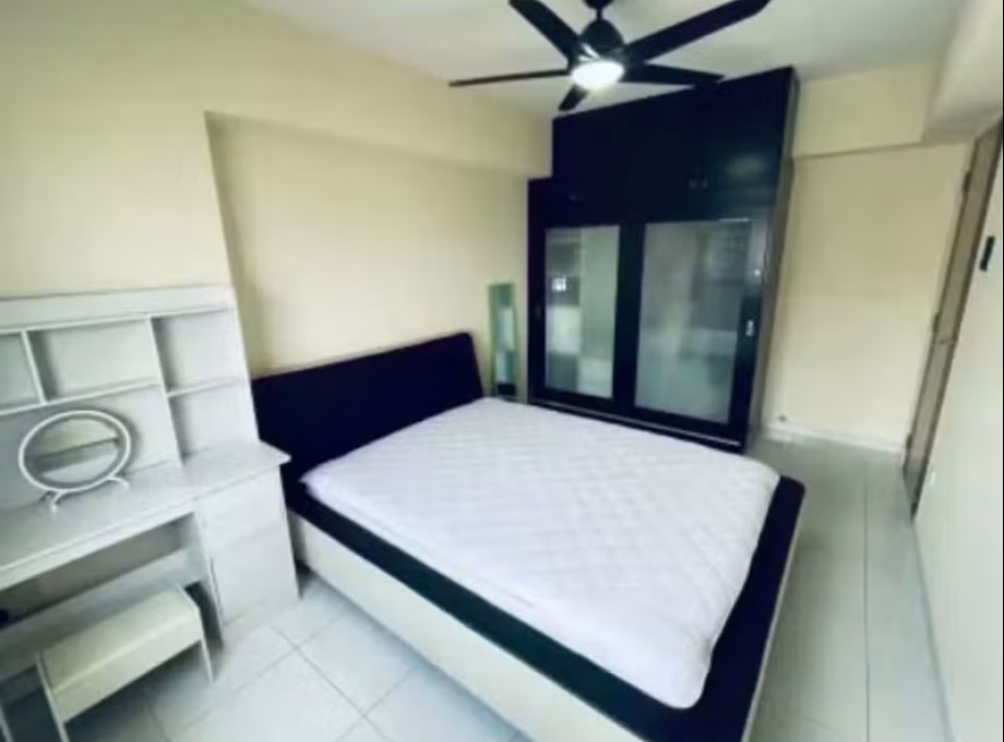 Room Rent • Choa Chu Kang • 689B Choa Chu Kang Drive • S$1200 • 5-Room (4 BR) • Common Room Photo