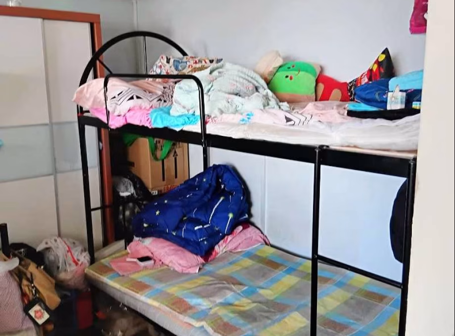 Room Rent • Jurong West • 471 Jurong West Street 41 • S$450 • 3-Room (2 BR) • Master Room Photo