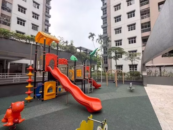 Room Rent • Hougang •  The Florida • S$1200 • Condo • Common Room Photo