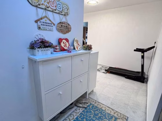 Room Rent • Jurong East • 220 Jurong East Street 21 • S$600 • 5-Room (4 BR) • Room Sharing Photo