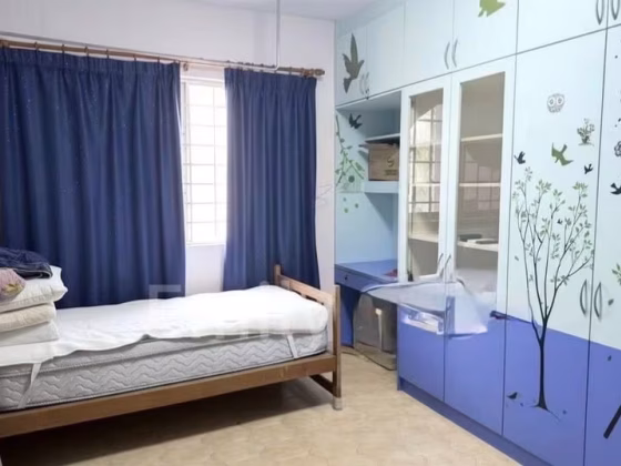 Room Rent • Jurong West • 449 Jurong West Street 42 • S$1450 • 4-Room (3 BR) • Master Room Photo