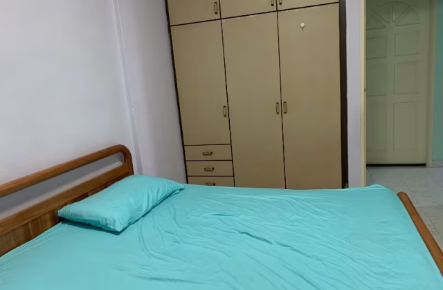Room Rent • Serangoon • 330 Serangoon Avenue 3 • S$1000 • 4-Room (3 BR) • Common Room