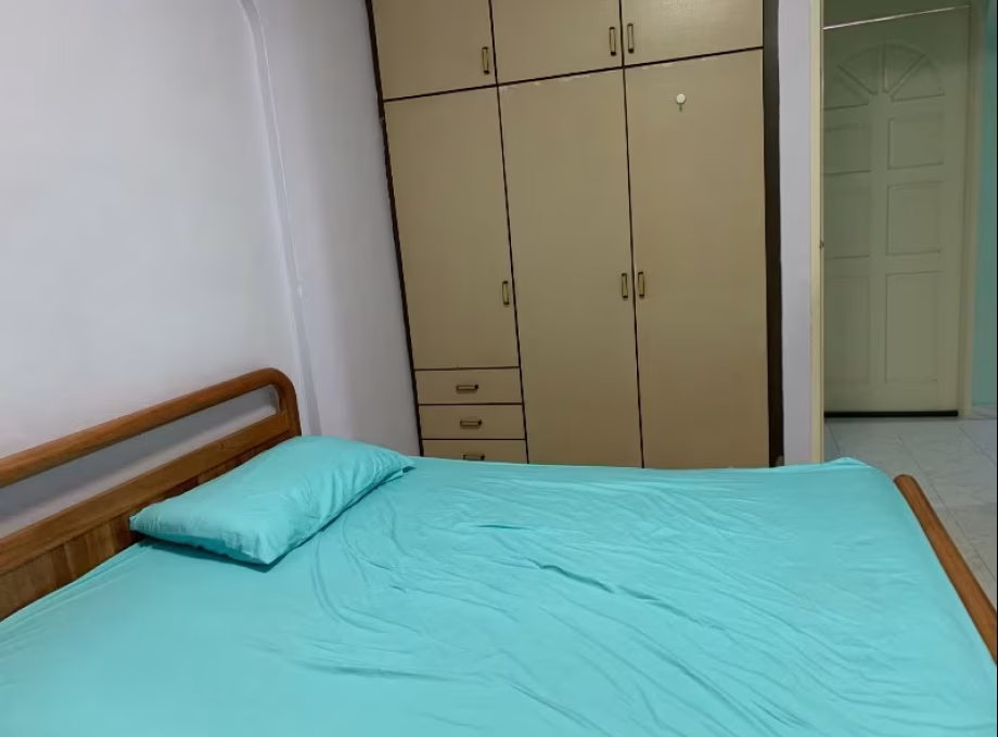 Room Rent • Serangoon • 330 Serangoon Avenue 3 • S$1000 • 4-Room (3 BR) • Common Room Photo