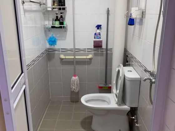Room Rent • Serangoon • 330 Serangoon Avenue 3 • S$1000 • 4-Room (3 BR) • Common Room Photo