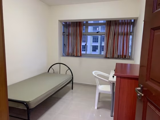 Room Rent • Queenstown • 52 Strathmore Avenue • S$1000 • 4-Room (3 BR) • Common Room Photo