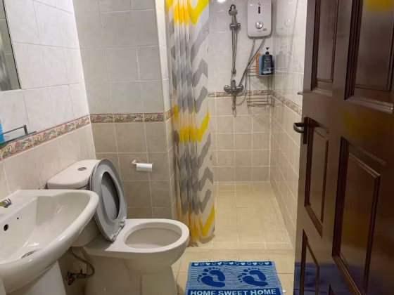 Room Rent • Queenstown • 52 Strathmore Avenue • S$1000 • 4-Room (3 BR) • Common Room Photo