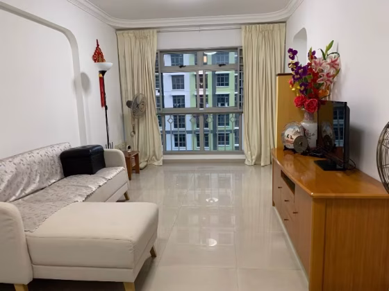 Room Rent • Queenstown • 52 Strathmore Avenue • S$1000 • 4-Room (3 BR) • Common Room Photo