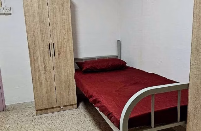Room Rent • Ang Mo Kio • 465 Ang Mo Kio Avenue 10 • S$650 • 5-Room (4 BR) • Room Sharing