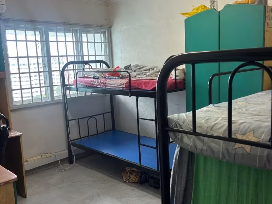 Room Rent • Jurong East • 218 Jurong East Street 21 • S$400 • 4-Room (3 BR) • Room Sharing Photo