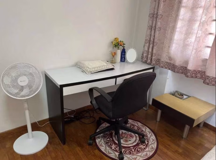 Room Rent • Sengkang • 258A Compassvale Road • S$1000 • 4-Room (3 BR) • Common Room Photo