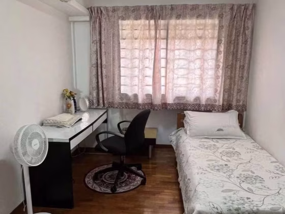 Room Rent • Sengkang • 258A Compassvale Road • S$1000 • 4-Room (3 BR) • Common Room Photo
