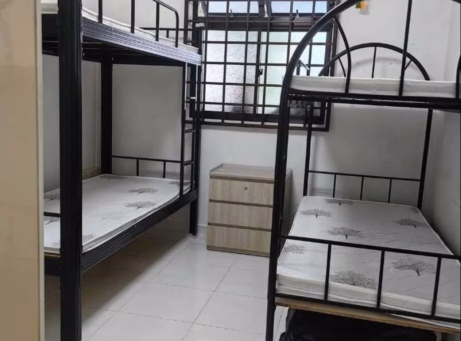 Room Rent • Bukit Batok • 361 Bukit Batok Street 31 • S$450 • 3-Room (2 BR) • Room Sharing Photo