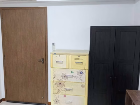 Room Rent • Yishun • 475B Yishun Street 44 • S$1000 • 4-Room (3 BR) • Common Room Photo