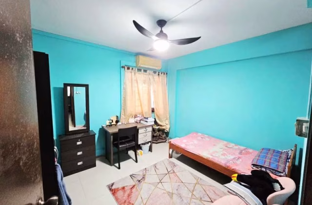 Room Rent • Woodlands • 653 Woodlands Ring Road • S$500 • 3-Room (2 BR) • Common Room