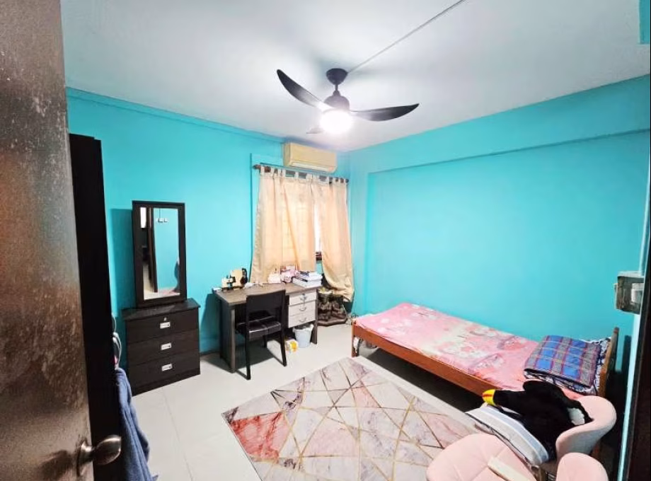 Room Rent • Woodlands • 653 Woodlands Ring Road • S$500 • 3-Room (2 BR) • Common Room Photo