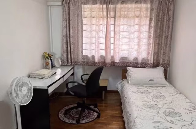 Room Rent • Sengkang • 258A Compassvale Road • S$1000 • 4-Room (3 BR) • Common Room