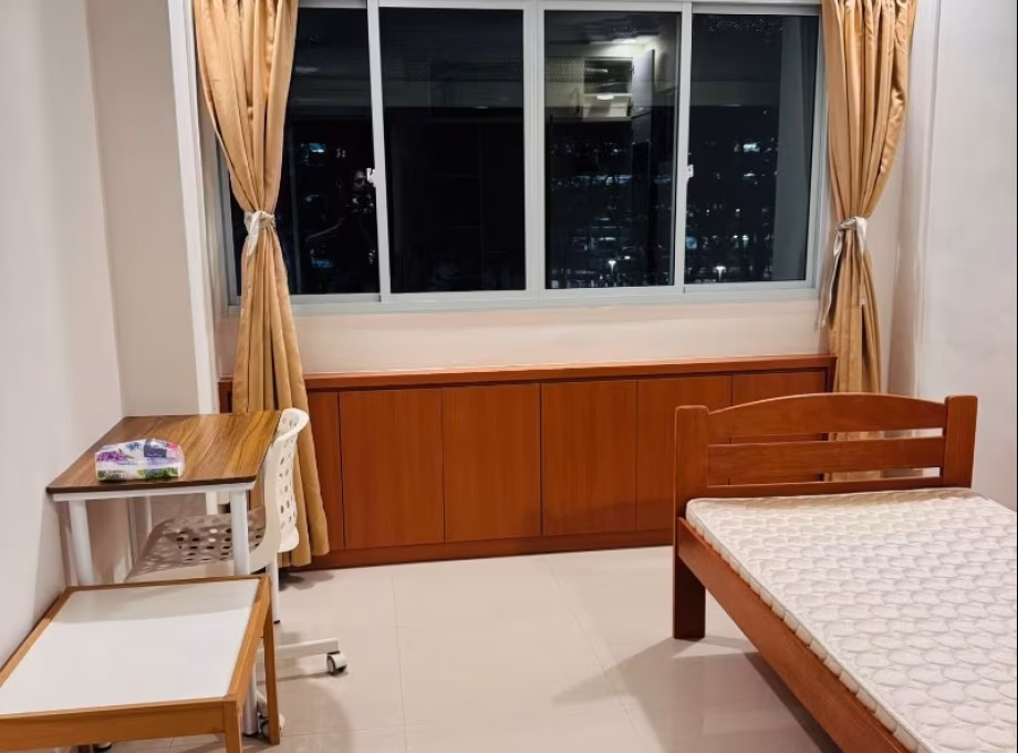 Room Rent • Woodlands • 613 Woodlands Avenue 4 • S$800 • 3-Room (2 BR) • Common Room Photo