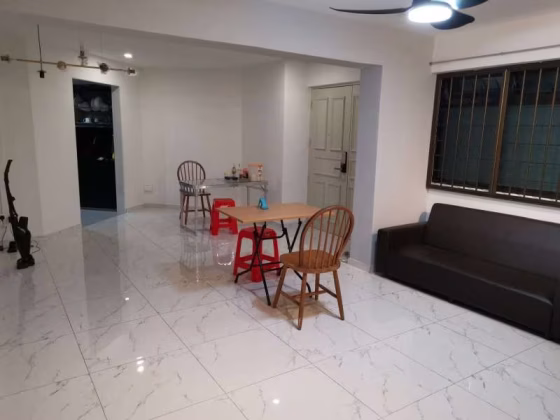 Room Rent • Woodlands • 552 Woodlands Drive 44 • S$800 • 4-Room (3 BR) • Common Room Photo