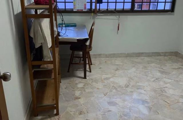 Room Rent • Hougang • 334 Hougang Avenue 5 • S$1000 • 4-Room (3 BR) • Common Room