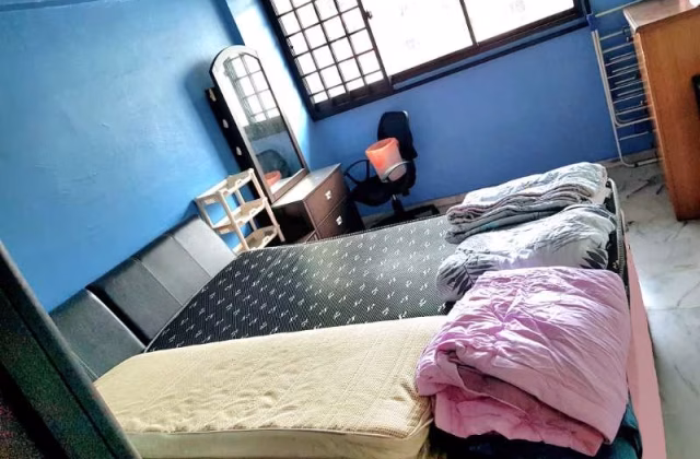 Room Rent • Jurong West • 415 Jurong West Street 42 • S$800 • 3-Room (2 BR) • Common Room