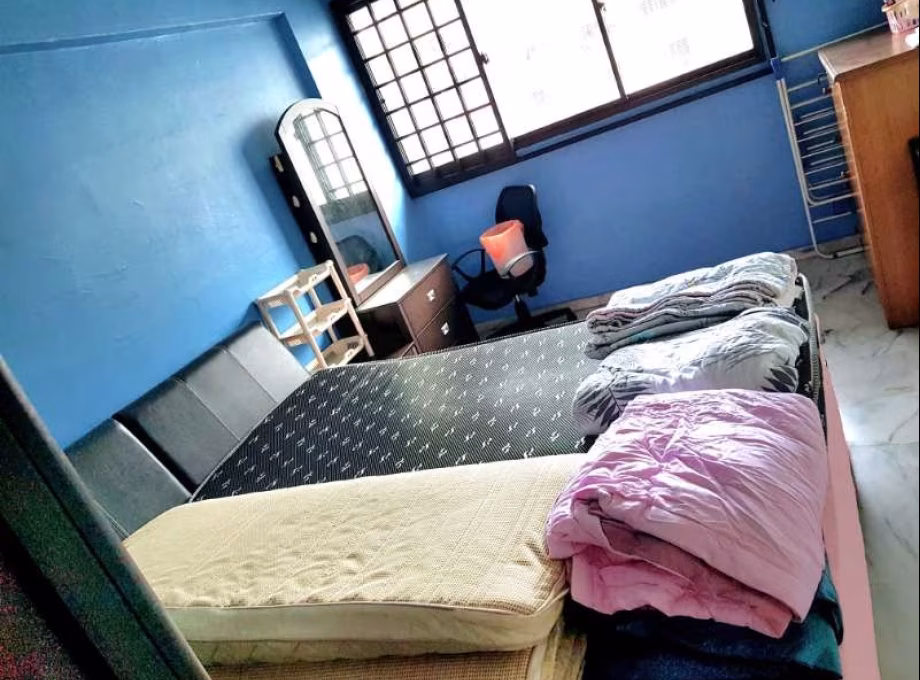 Room Rent • Jurong West • 415 Jurong West Street 42 • S$800 • 3-Room (2 BR) • Common Room Photo