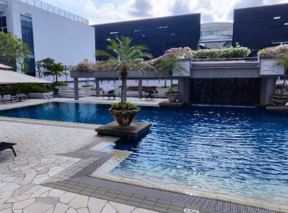 Room Rent • Rochor •  Burlington Square • S$1300 • Apartment • Common Room Photo