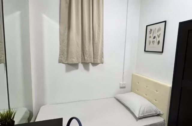 Room Rent • Geylang •  Sims Green • S$1100 • Apartment • Common Room