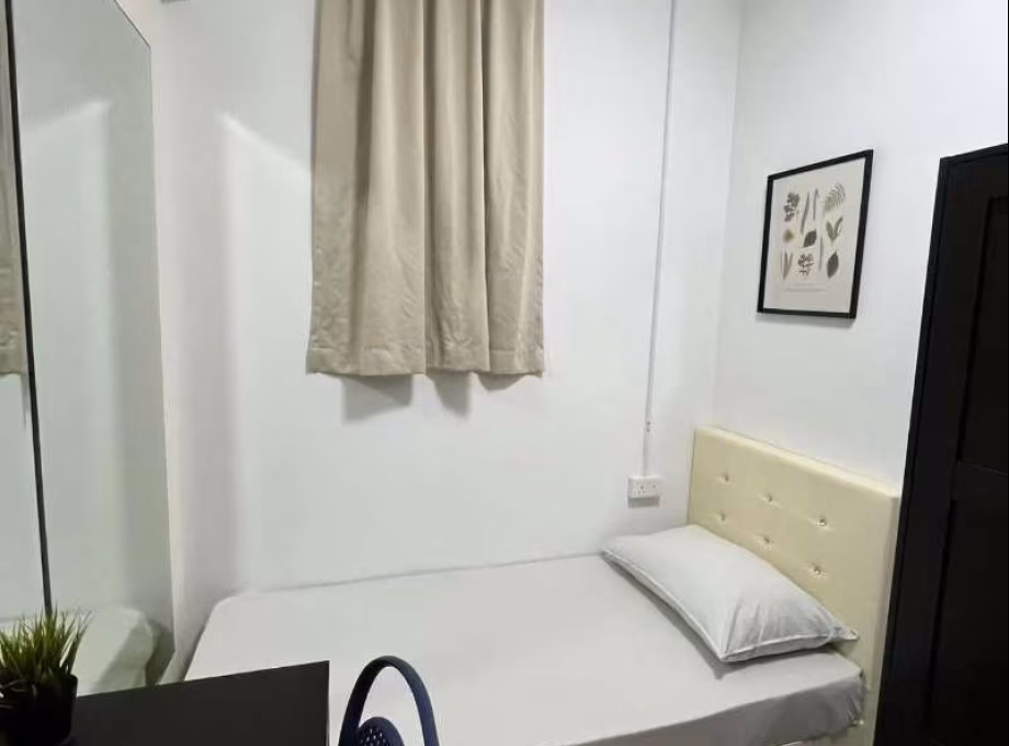 Room Rent • Geylang •  Sims Green • S$1100 • Apartment • Common Room Photo
