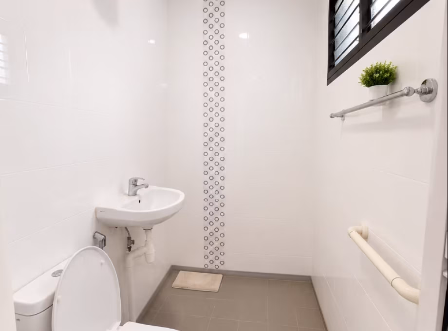 House Sale • Serangoon • 233 Serangoon Avenue 3 • S$650000 • 3-Room (2 BR) • 904ft² / 83m² Photo