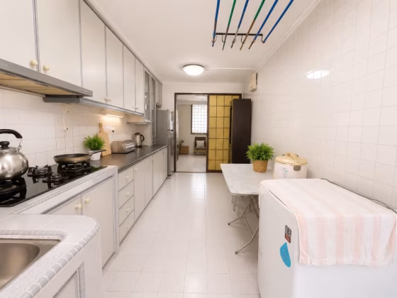 House Sale • Serangoon • 233 Serangoon Avenue 3 • S$650000 • 3-Room (2 BR) • 904ft² / 83m² Photo