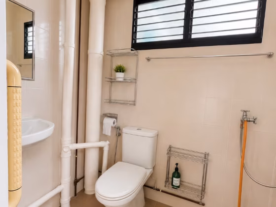 House Sale • Serangoon • 233 Serangoon Avenue 3 • S$650000 • 3-Room (2 BR) • 904ft² / 83m² Photo