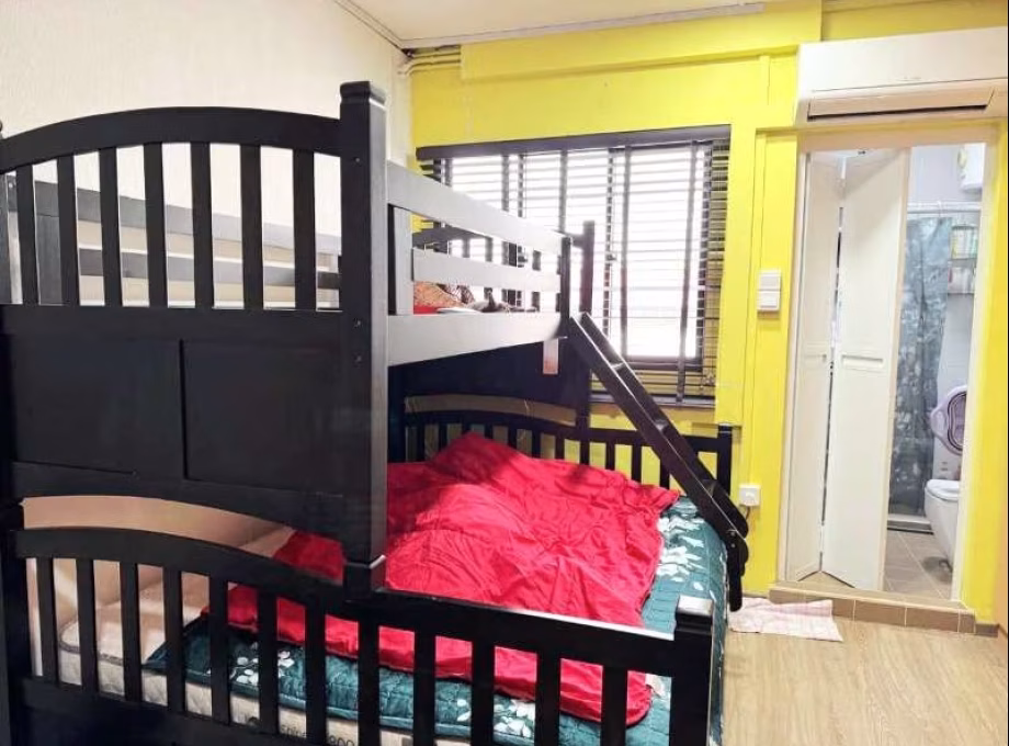 Room Rent • Woodlands • 160 Woodlands Street 13 • S$1200 • 3-Room (2 BR) • Master Room Photo