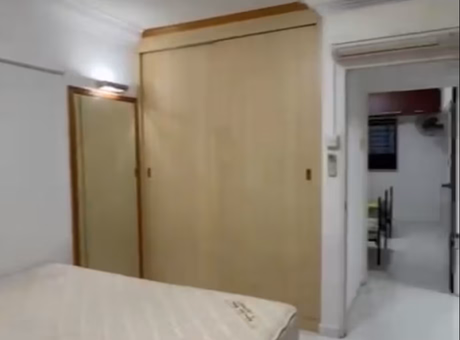 Room Rent • Ang Mo Kio • 319 Ang Mo Kio Avenue 1 • S$1450 • 3-Room (2 BR) • Master Room Photo